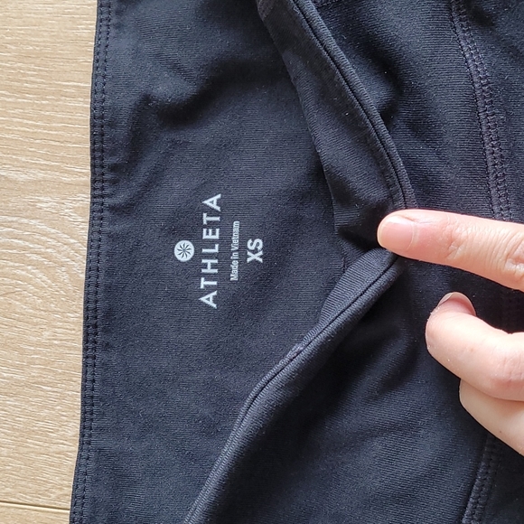 Athleta Mind Over Mat Capri Crop Legging - Picture 4 of 15